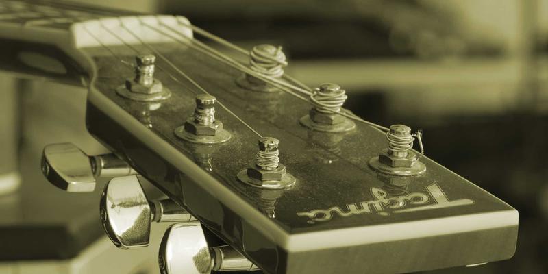 点亮智慧会议：东莞龙凯小间距LED显示屏如何重塑现代会议室视觉与协作体验